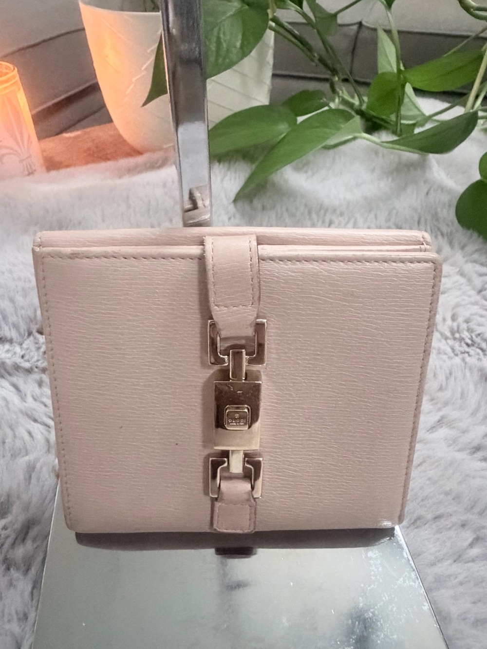 Gucci Jackie pink Bi-Fold Wallet with Gold Accent